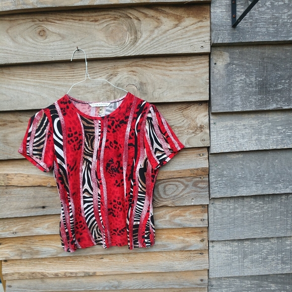 Sold Women's Top  Red Leopard/Zebra  Petite Med - Picture 6 of 8